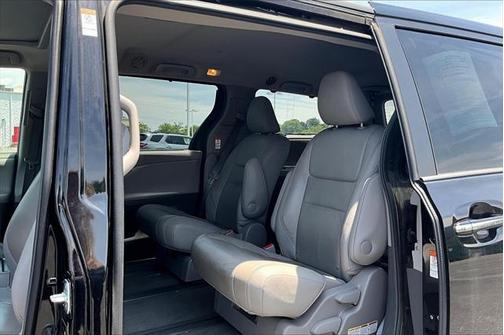 2016 Toyota Sienna XLE
