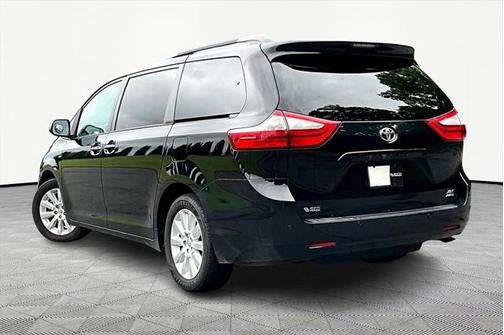 2016 Toyota Sienna XLE
