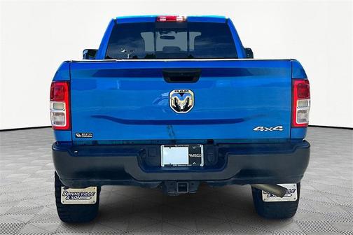 2022 RAM 2500 Tradesman Crew Cab 4x4 8' Box