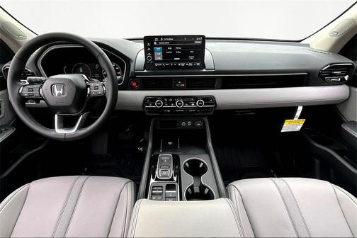 2025 Honda Pilot Touring 8-Passenger