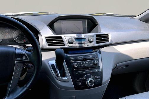 Polished Metal Metallic 2013 Honda Odyssey Touring Elite