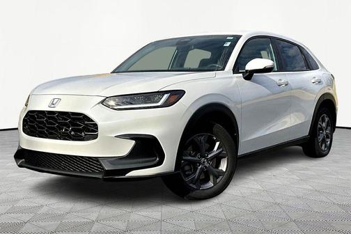 Platinum White Pearl 2026 Honda HR-V LX