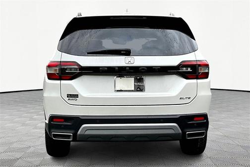 2023 Honda Pilot AWD Elite