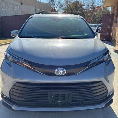 2024 Toyota Sienna Woodland Edition