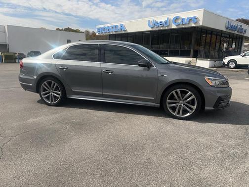 2017 Volkswagen Passat 1.8T R-Line w/Comfort