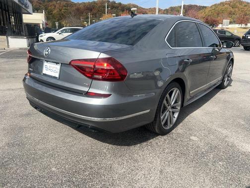 2017 Volkswagen Passat 1.8T R-Line w/Comfort