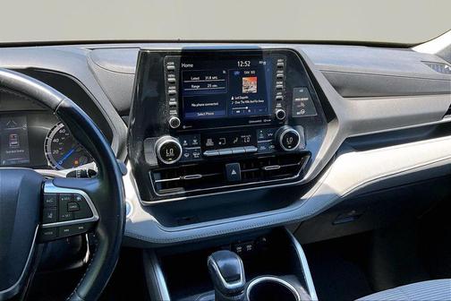 Blizzard Pearl 2021 Toyota Highlander Hybrid LE