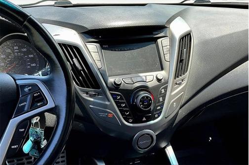2015 Hyundai Veloster RE:FLEX w/Black