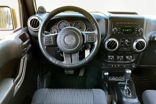 2012 Jeep Wrangler Unlimited Sahara