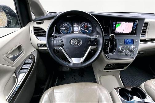 2017 Toyota Sienna XLE Premium