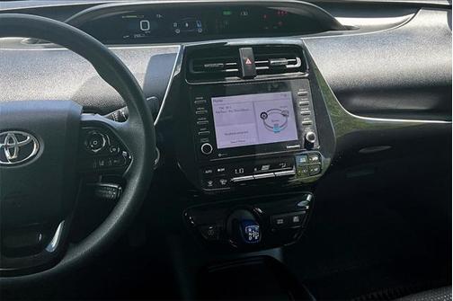 2022 Toyota Prius LE
