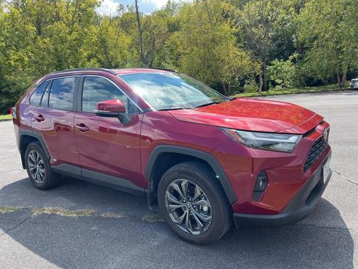 2025 Toyota RAV4 Hybrid XLE Premium