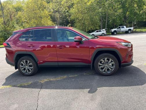 2025 Toyota RAV4 Hybrid XLE Premium