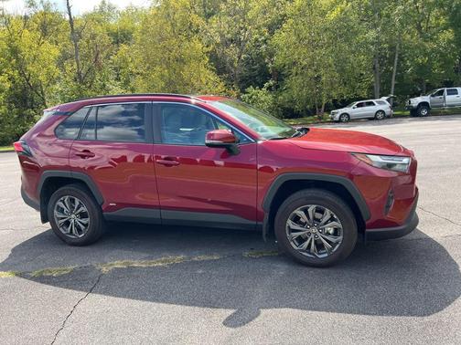 2025 Toyota RAV4 Hybrid XLE Premium
