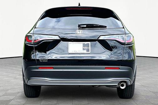 Crystal Black Pearl 2027 Honda HR-V Sport