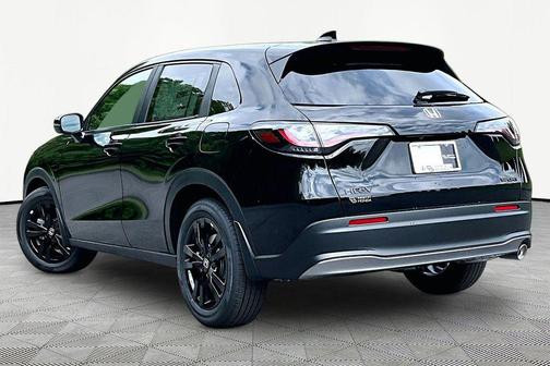 Crystal Black Pearl 2027 Honda HR-V Sport