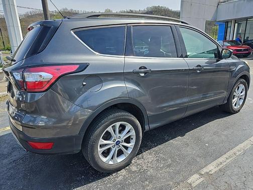 Gray Metallic 2018 Ford Escape SE