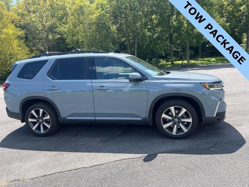 2025 Honda Pilot Touring 8-Passenger