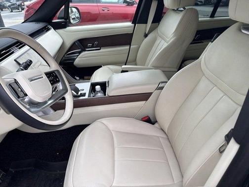 2024 Land Rover Range Rover P530 SE
