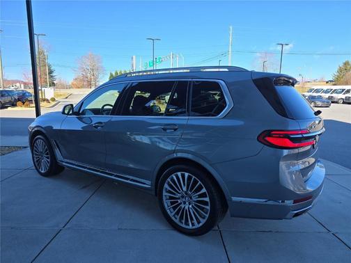 2023 BMW X7 xDrive40i