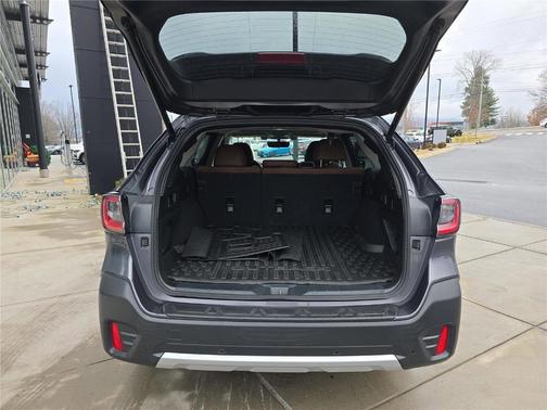 2022 Subaru Outback Touring XT