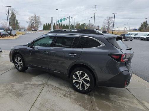 2022 Subaru Outback Touring XT