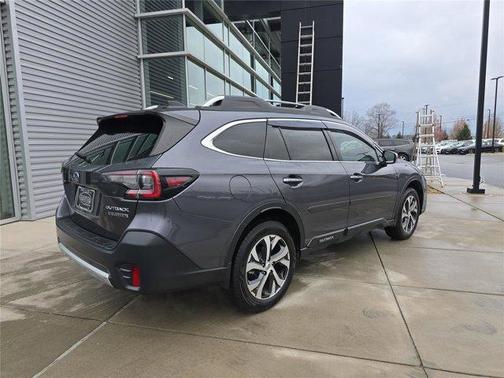 2022 Subaru Outback Touring XT