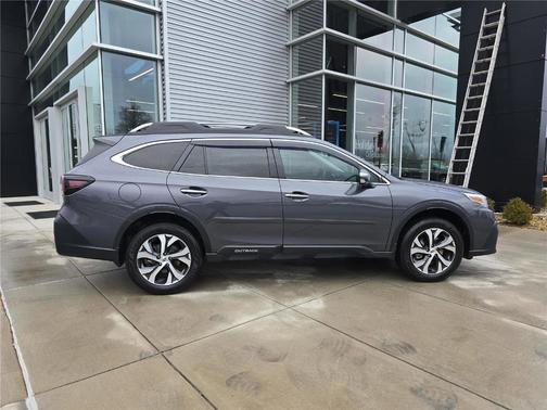 2022 Subaru Outback Touring XT