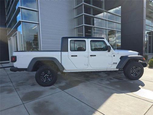 2023 Jeep Gladiator Sport
