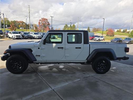 2023 Jeep Gladiator Sport