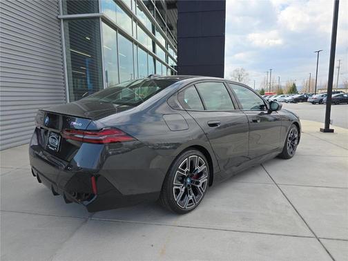 Dark Graphite Metallic 2025 BMW i5 M60