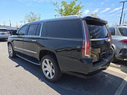 2018 Cadillac Escalade ESV Luxury