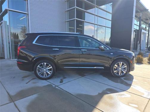 2025 Cadillac XT6 Premium Luxury FWD