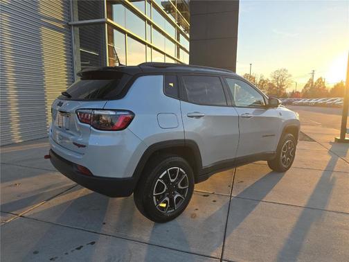 2024 Jeep Compass Trailhawk