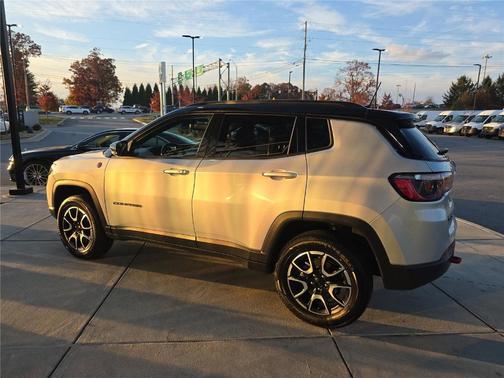 2024 Jeep Compass Trailhawk