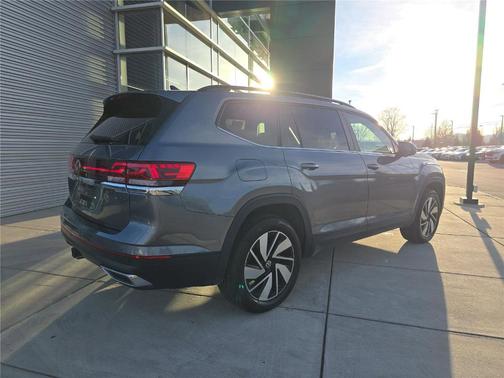 2025 Volkswagen Atlas 2.0T SE