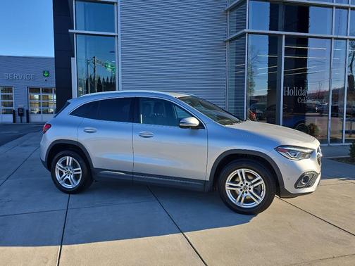 2022 Mercedes-Benz GLA 250 Base 4MATIC