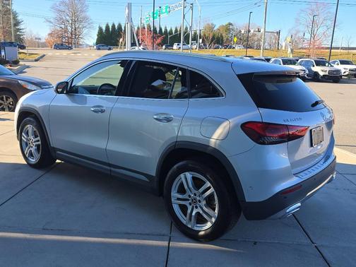 2022 Mercedes-Benz GLA 250 Base 4MATIC