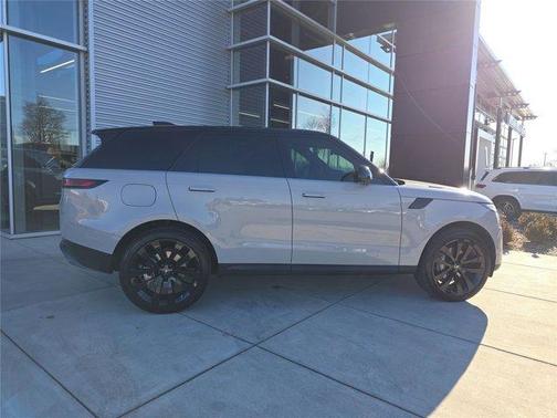 2024 Land Rover Range Rover Sport SE