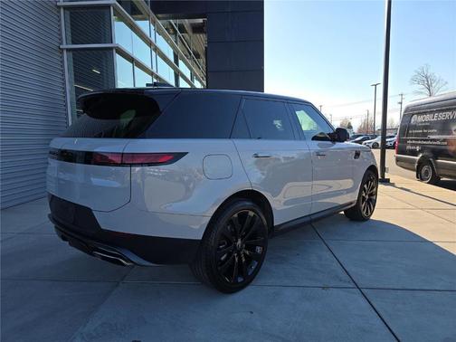 2024 Land Rover Range Rover Sport SE