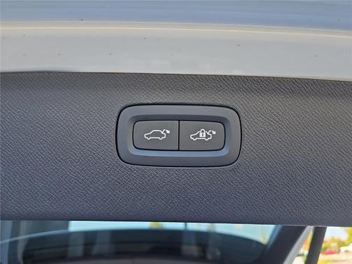 2025 Volvo XC90 Plug-In Hybrid T8 Plus 7-Seater