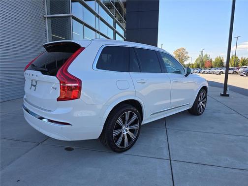 2025 Volvo XC90 Plug-In Hybrid T8 Plus 7-Seater