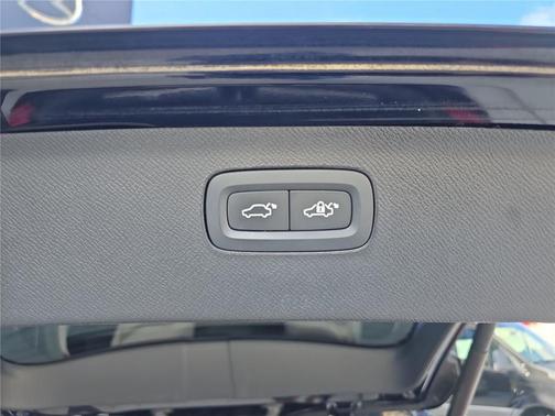 2022 Volvo XC90 T5 Momentum 7 Passenger