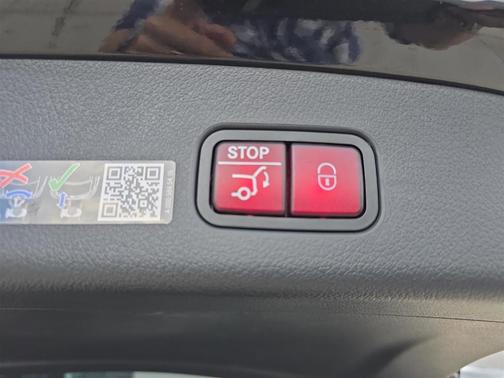 2025 Mercedes-Benz GLC 350e Base 4MATIC