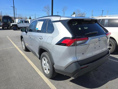 2021 Toyota RAV4 Hybrid XLE