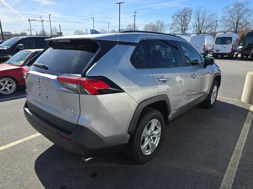 2021 Toyota RAV4 Hybrid XLE