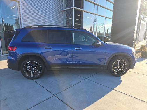 Starling Blue Metallic 2024 Mercedes-Benz GLB 250