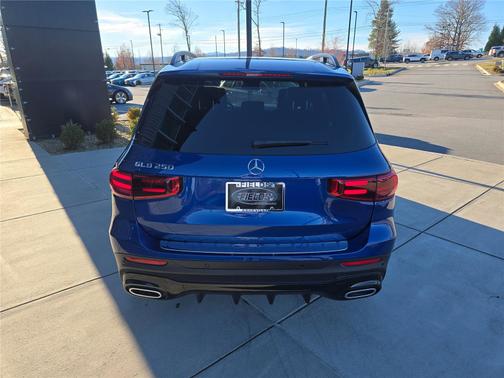 Starling Blue Metallic 2024 Mercedes-Benz GLB 250