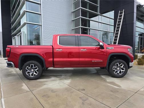 2024 GMC Sierra 1500 SLT
