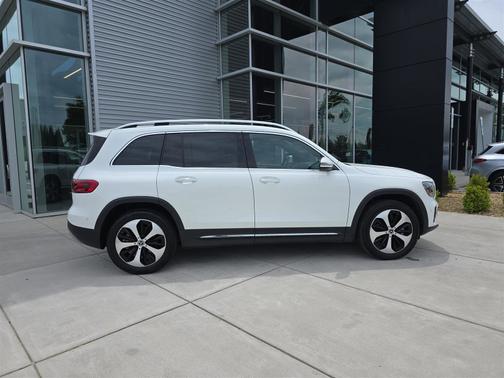 2025 Mercedes-Benz GLB 250